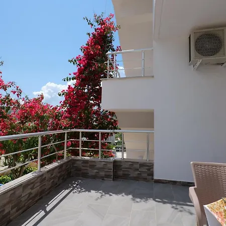 Genci Aparthotel Ksamil