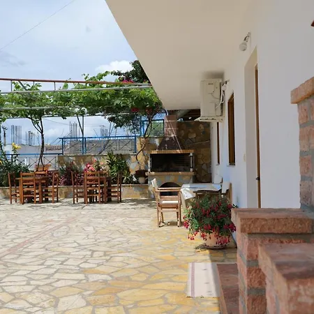 Aparthotel Genci *